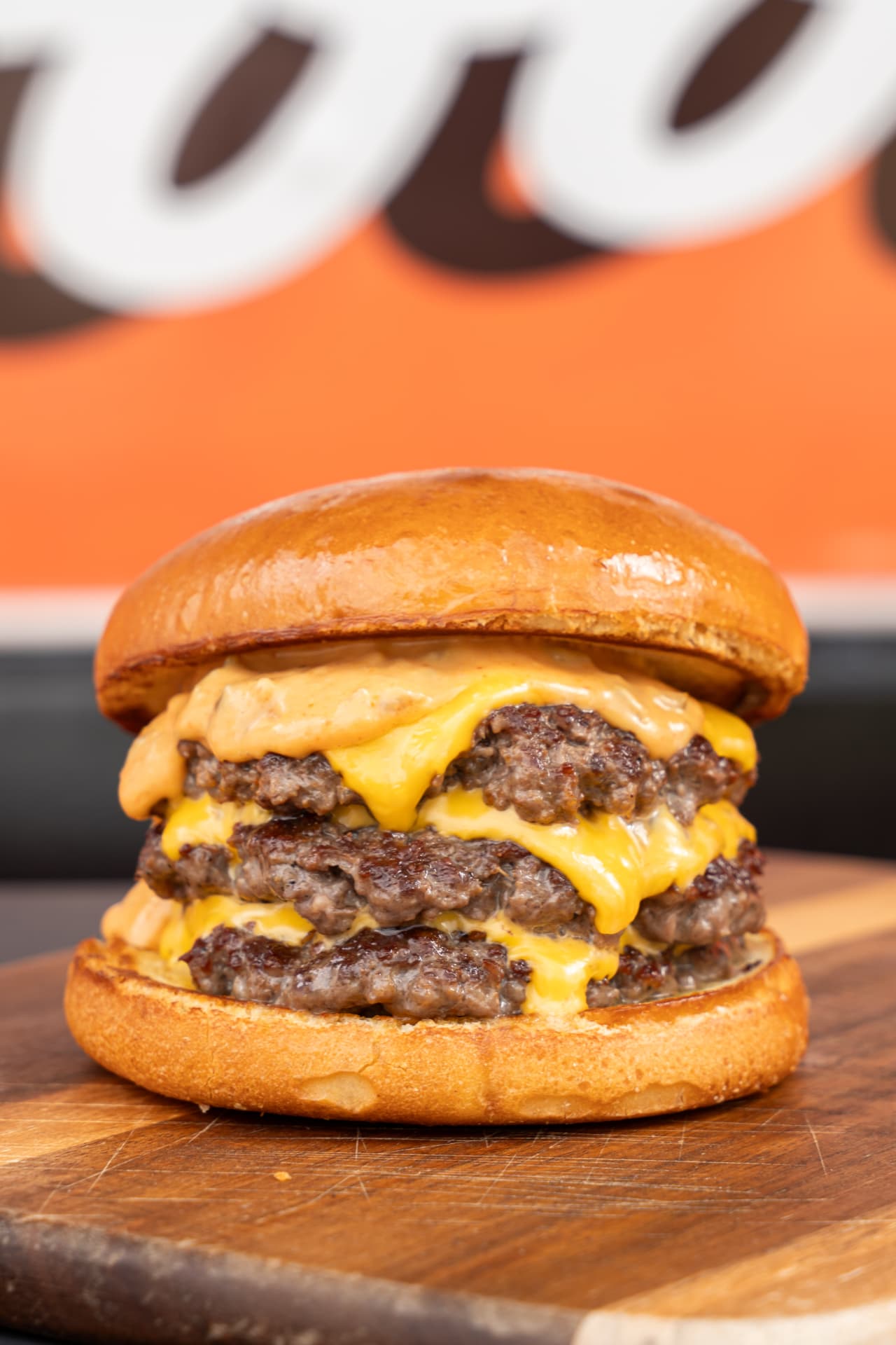 What's That Food! USA triple cheeseburger